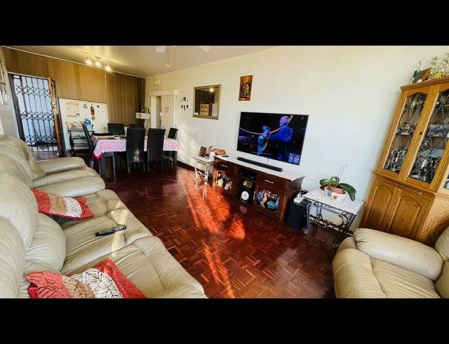 2 BEDROOM APARTMENT FOR SALE IN WESTRIDGE